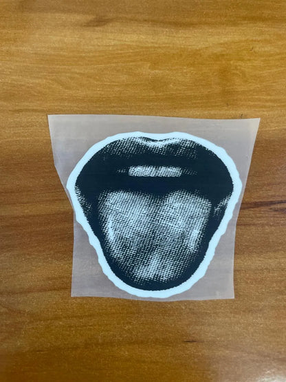 Silent Kiss - Iron on Patch - Nostalgia